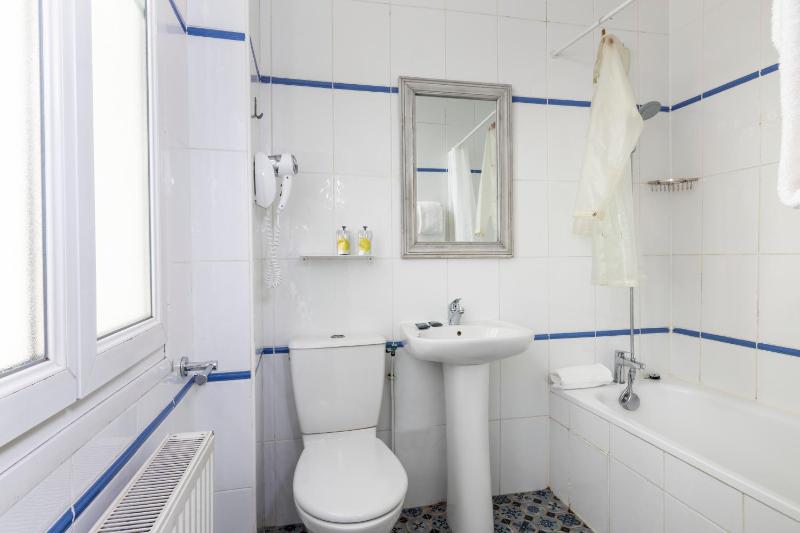 Classic Double Room image 1