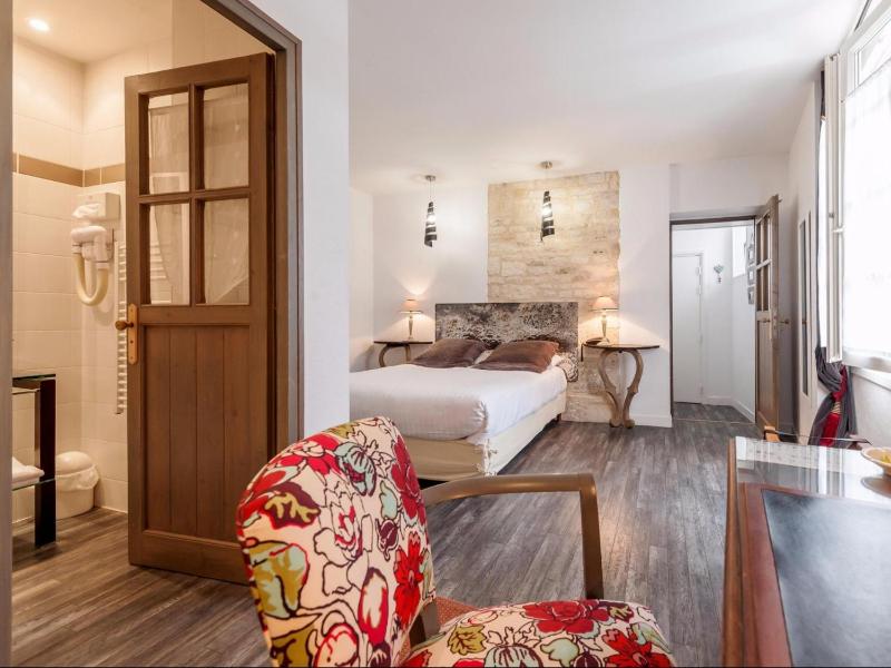 Deluxe Double Room image 1