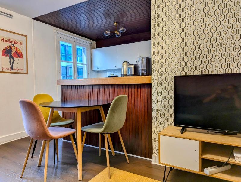 One-Bedroom Apartment image 2