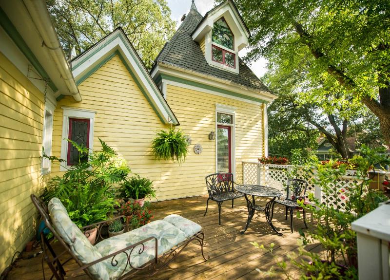 Sugar Magnolia Bed and Breakfast - image 7
