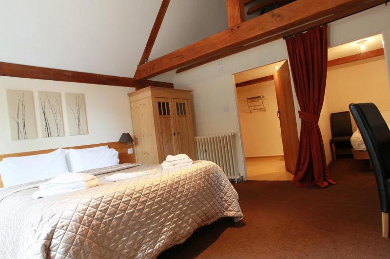 Deluxe Double Room with Shower image 4
