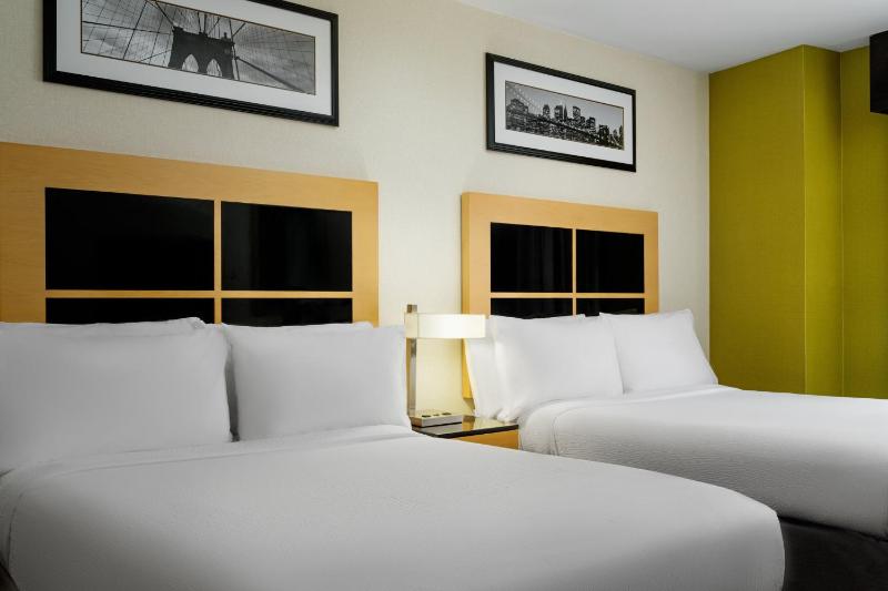 Double Room with Two Double Beds - Non-Smoking image 3