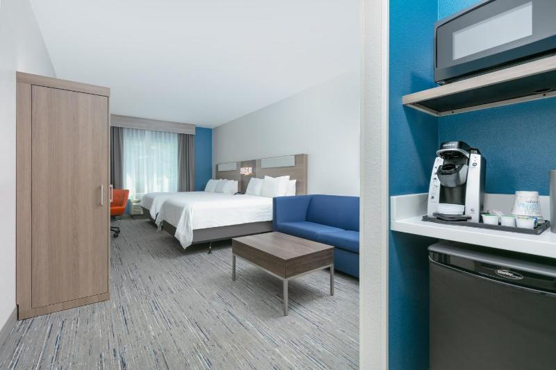 Suite with Two Queen Beds image 1