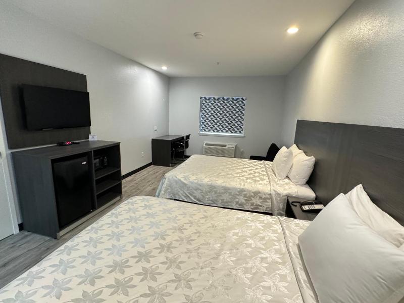 Double Room with Two Double Beds image 4