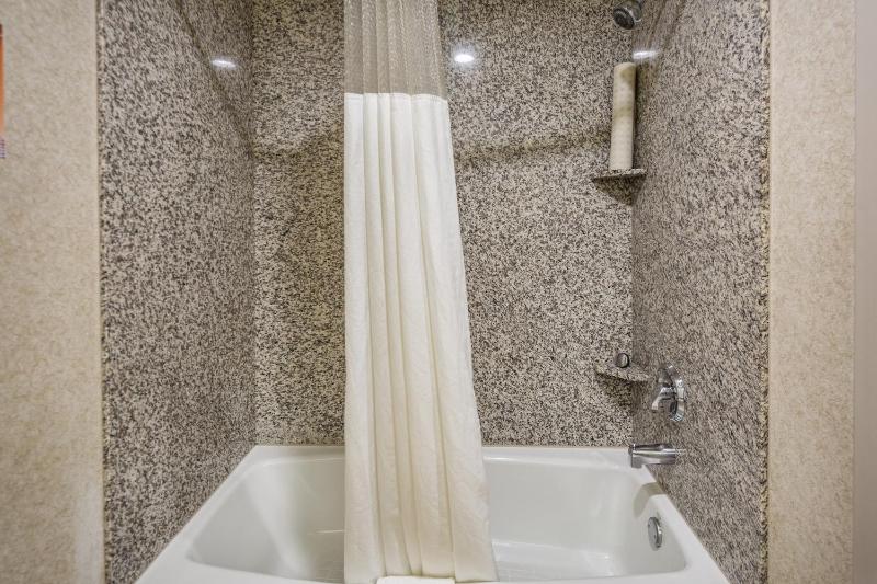 King Suite image 2