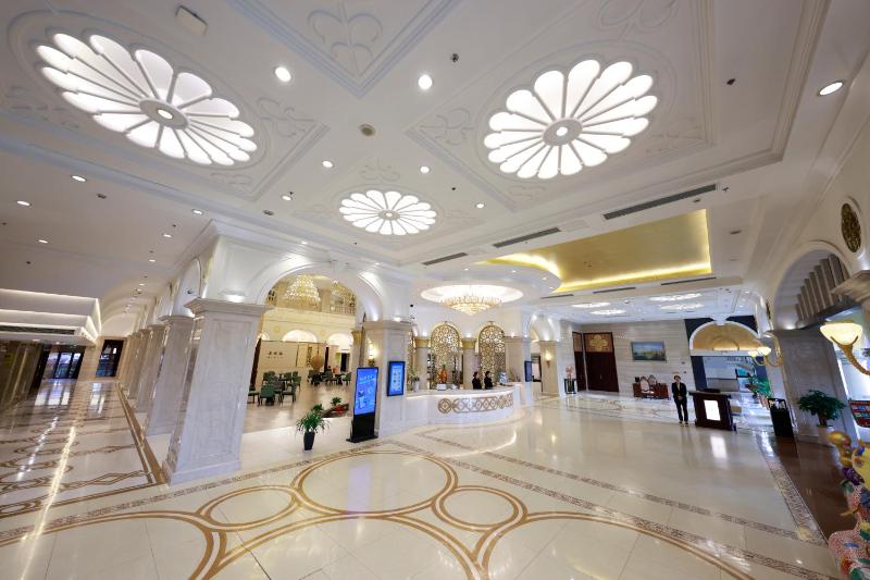 Suning Universal Hotel - image 6