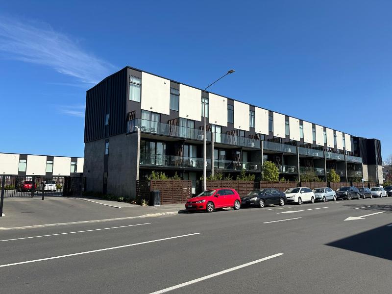 City Escape 1BR Apartment with Free Carpark - image 16