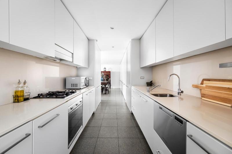 Groundfloor Surry Hills Retreat with Cinema - image 6