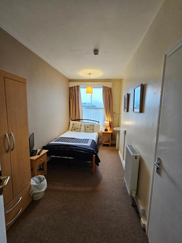 Single Room image 1