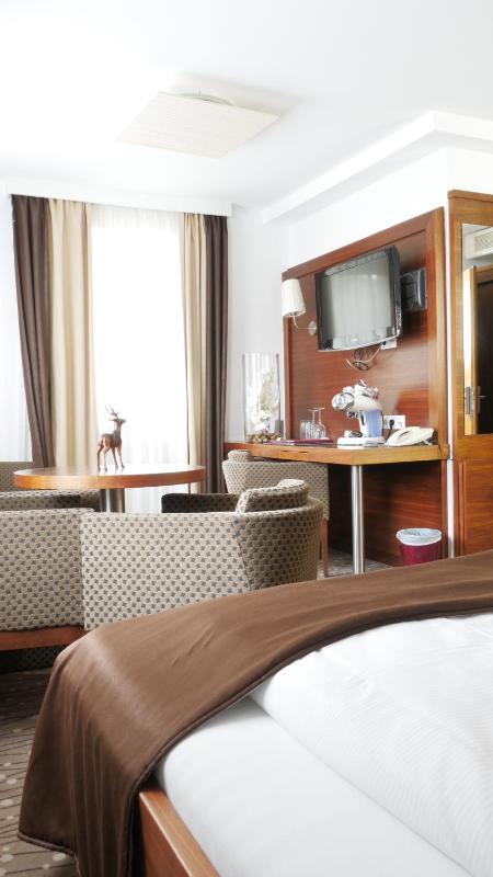 Superior Double Room with Free Underground Parking image 3