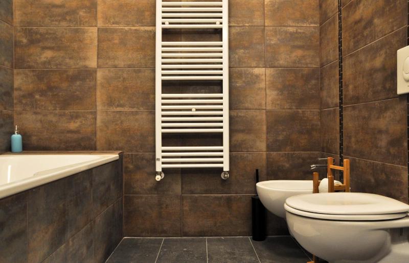 One-Bedroom Apartment image 4