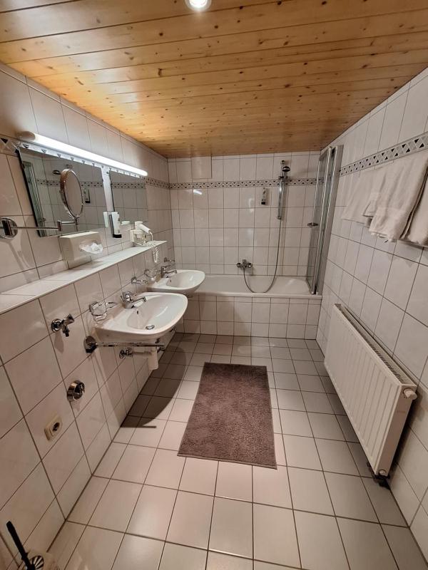 One-Bedroom Apartment image 1