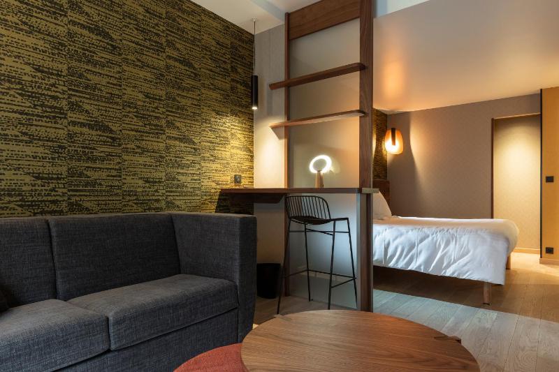 Double Room with Terrace image 2