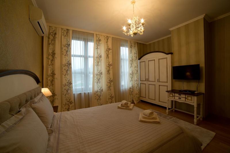 Three-Bedroom House image 4