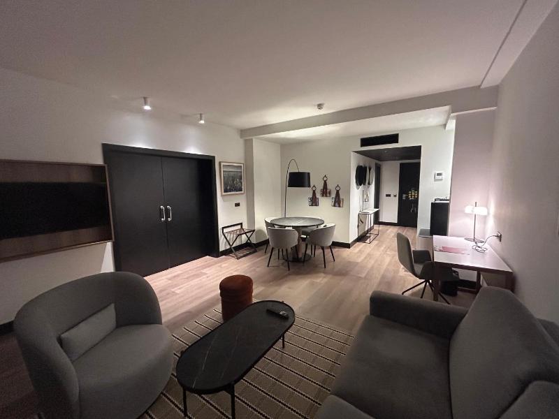 Suite with Terrace image 3