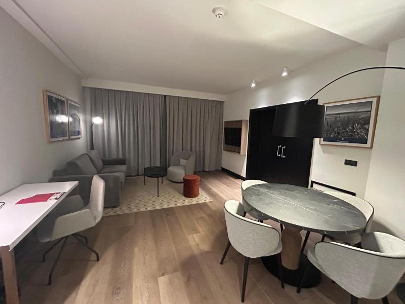 Suite with Terrace image 4