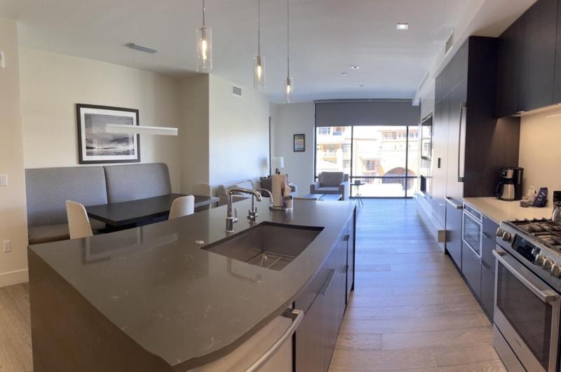 Luxury 2 Bedroom Ski in Ski Out condo - image 23