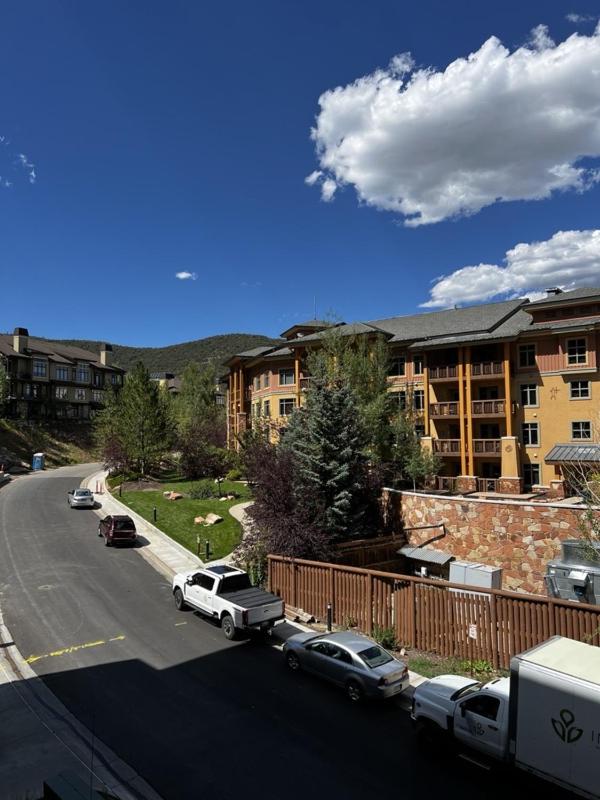 Luxury 2 Bedroom Ski in Ski Out condo - image 20
