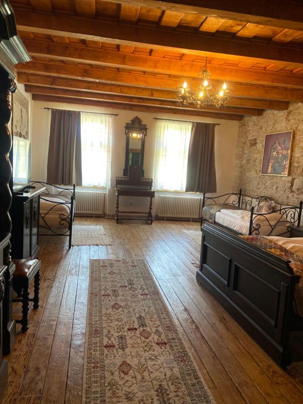 Deluxe Apartment image 1