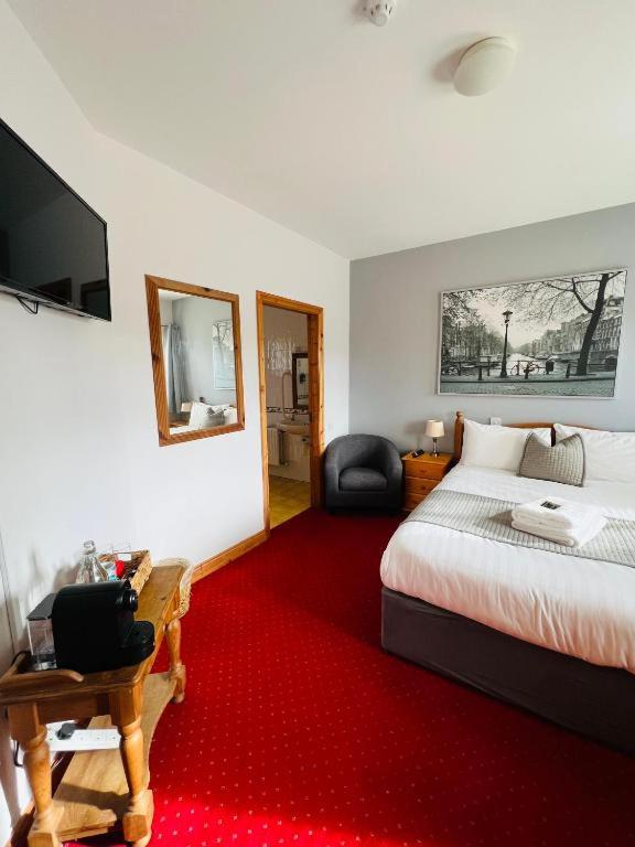Budget Double Room image 3
