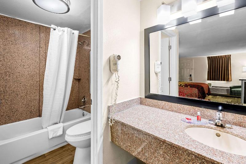 Double Room with Two Double Beds - Non-Smoking image 2