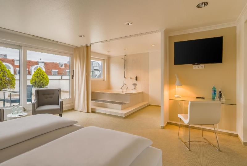 Superior Double Room image 4