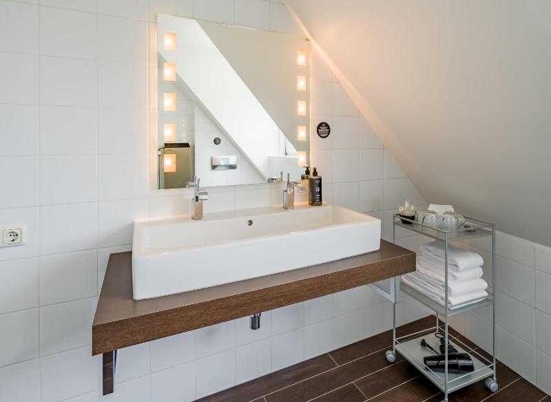 Superior Double Room image 3