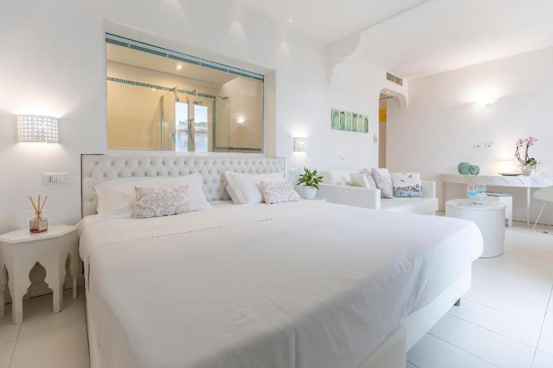 Family Suite (2 Adults + 2 Children) image 1