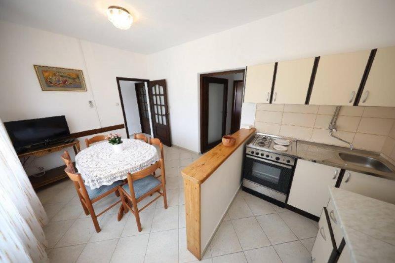 Apartment image 3