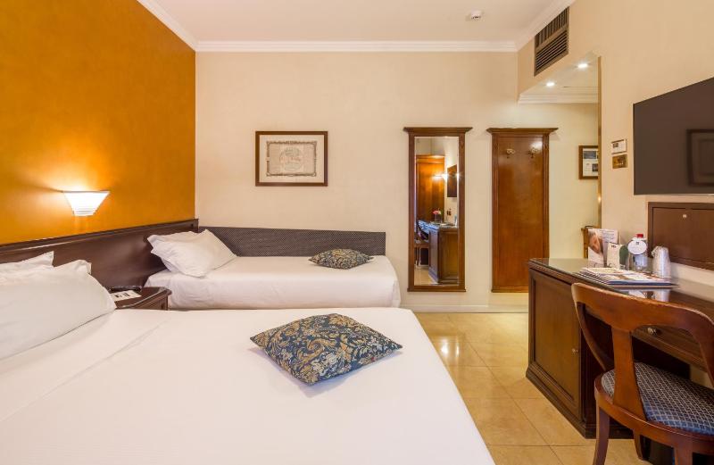 Classic Double Room with Sofa Bed image 1