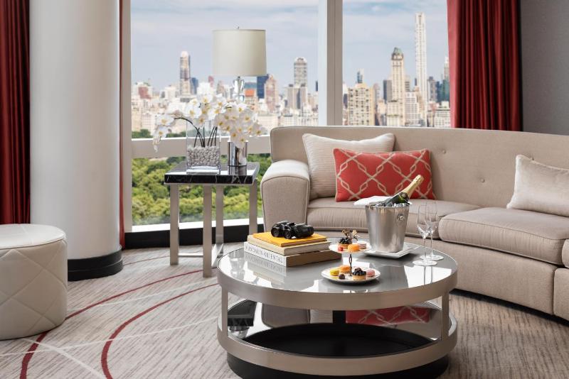 King Suite with Central Park View image 4