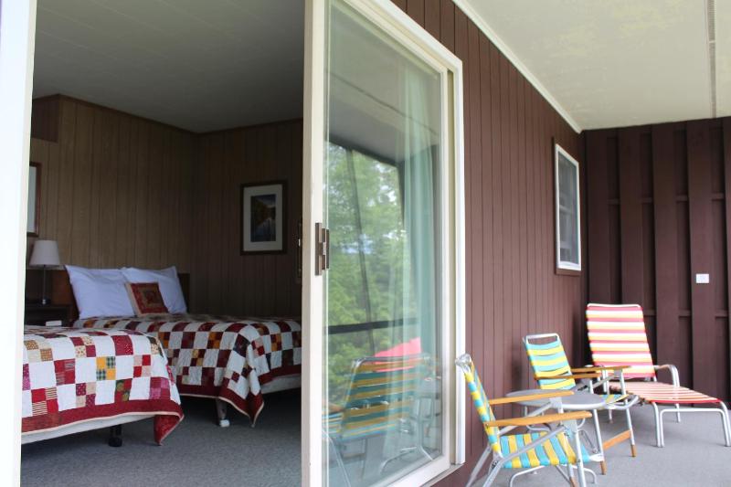 Studio with Lake View image 1
