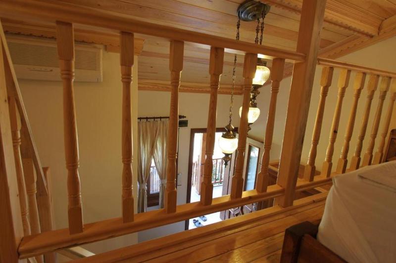 Duplex Quadruple Room image 3