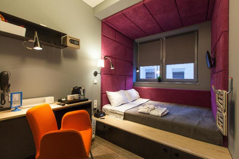 Small Double Room image 1