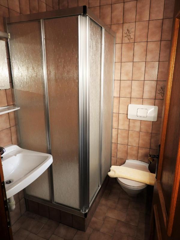 Single Room with Balcony no kitchen image 4
