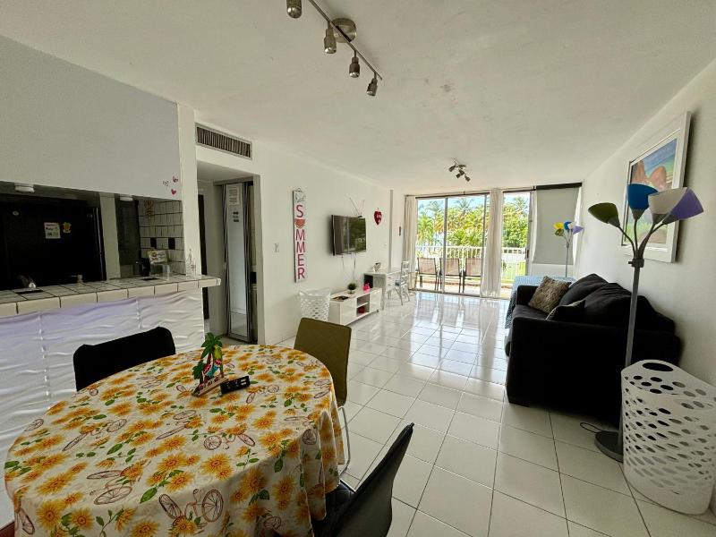 One-Bedroom Apartment image 4