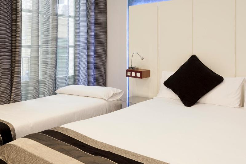 Triple Room image 4
