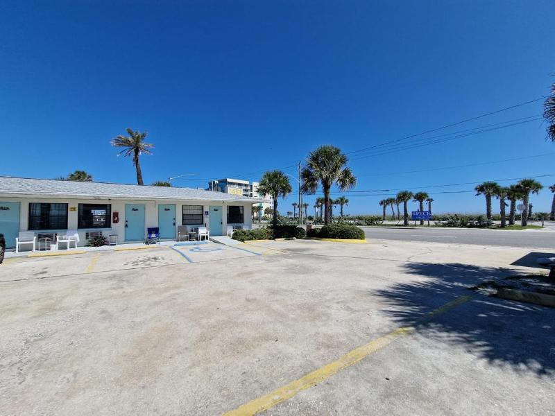 Coral Motel - Across from Public Beach Access - image 8