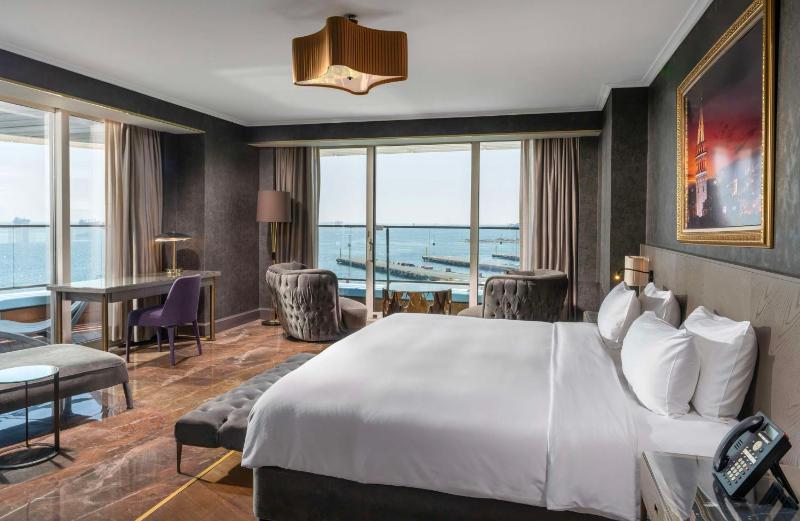 Suite with Balcony and Sea View image 1