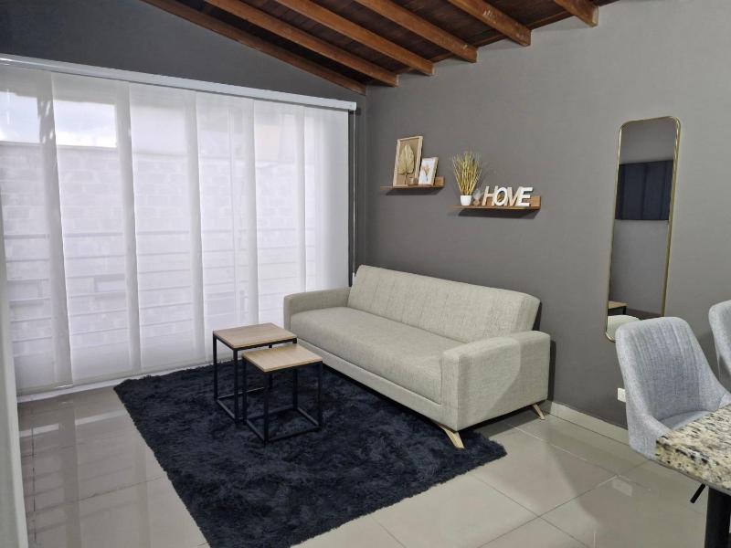 302 Apartamento Completo en Medellín - image 5