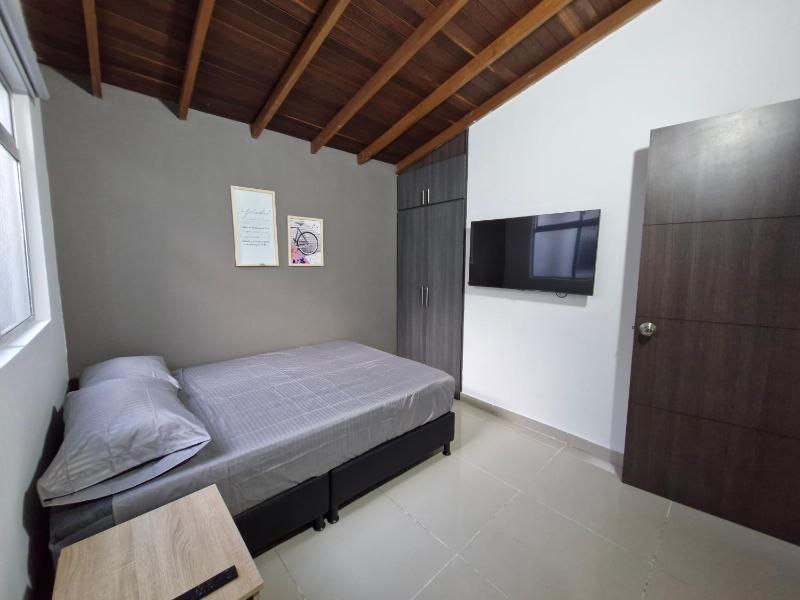 302 Apartamento Completo en Medellín - image 14