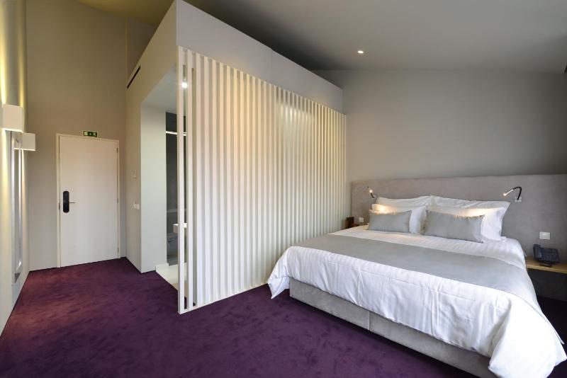 Deluxe Double Room image 4
