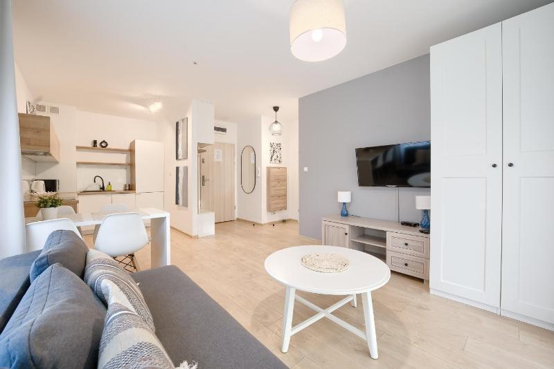 ApartamentyPrzyMorzu 010 z Basenem Tarasem i Ogródkiem - image 9