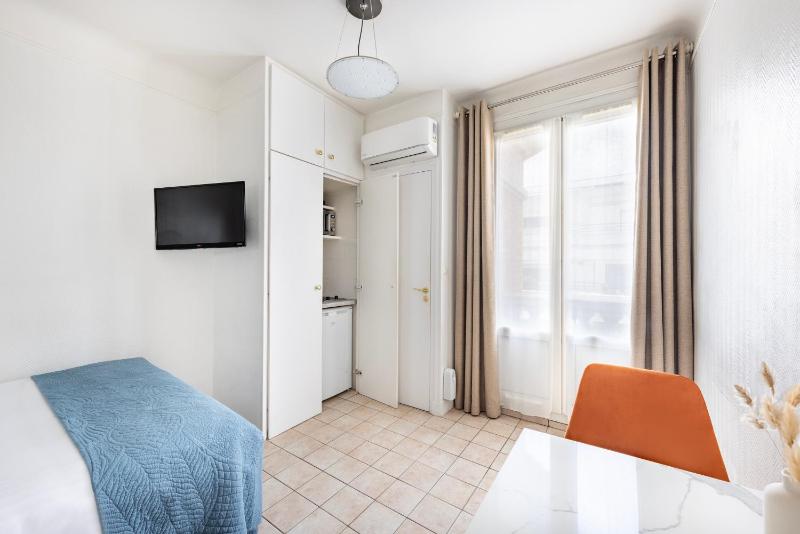 Budget Studio image 3