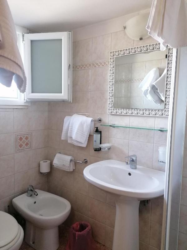 Double Room image 4