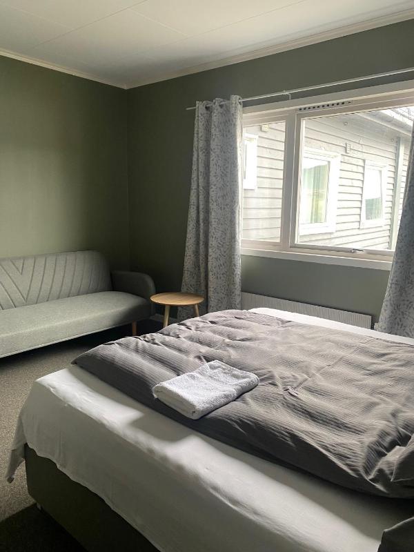Large Double Room image 1