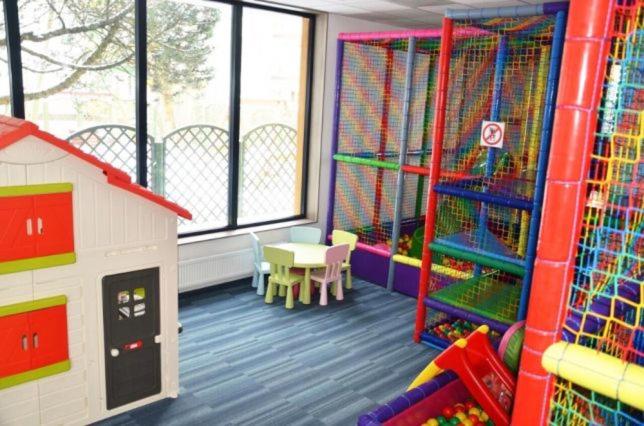 ApartamentyPrzyMorzu 010 z Basenem Tarasem i Ogródkiem - image 3