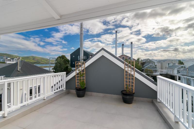 Turbine Villa - image 2
