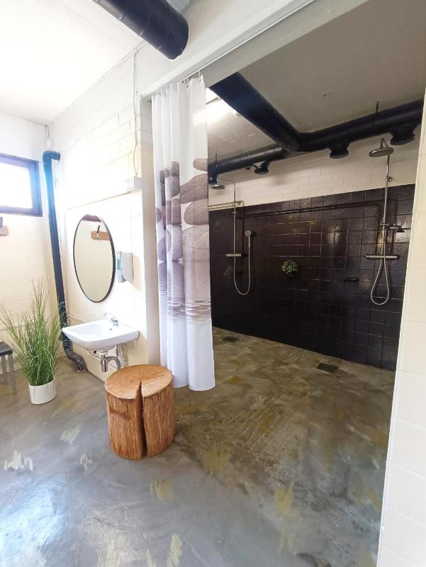 Quadruple Room with Shared Bathroom image 4