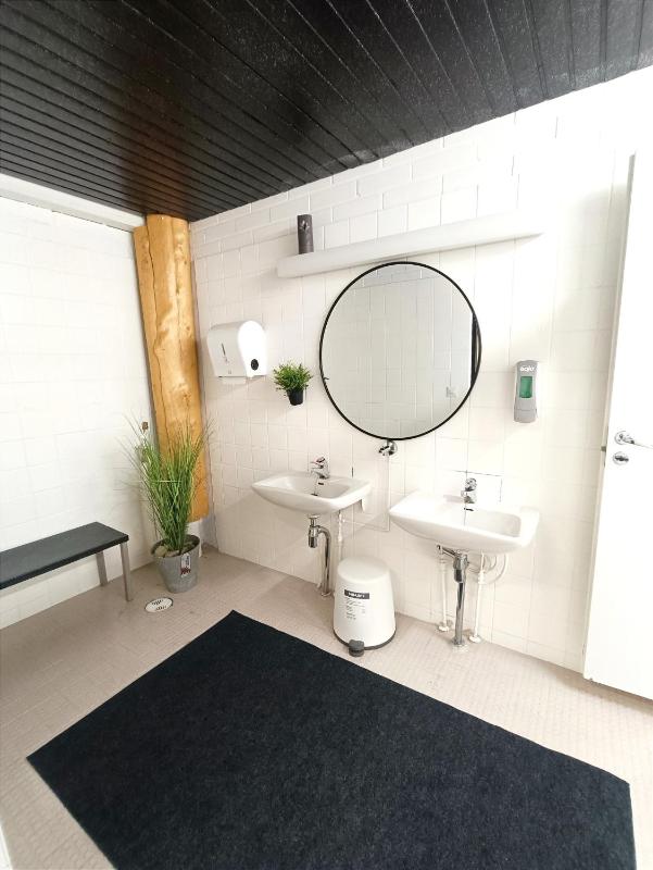 Quadruple Room with Shared Bathroom image 3